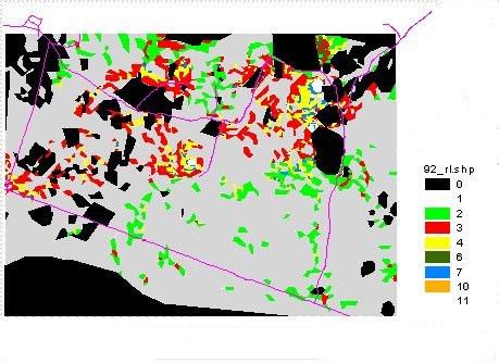 Black areas are masked out areas of basalt, built-up areas, rangelands and irrigated cropland. (b) Predicted soil losses from irrigated cropland in 1992.