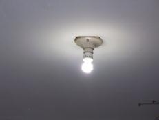 Light quality COLOR TEMPERATURE CFL with soft light (~2700K) CFL
