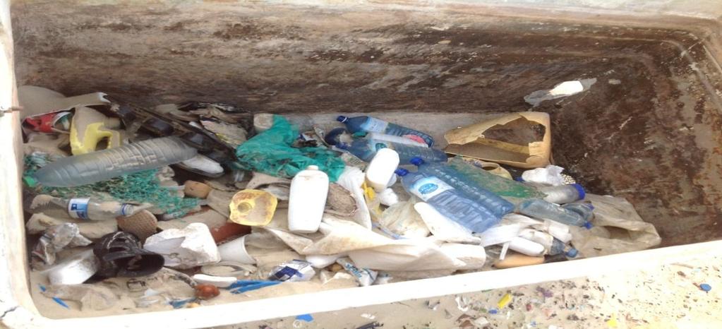 Fig. 11 The only litter bin full of plastics at Shella beach in Lamu on 22/06/2013 4.