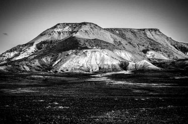Mount Battersby in the Painted Desert. State Heritage, National Estate and high value wilderness areas are all at risk. Photo by Matt Turner.