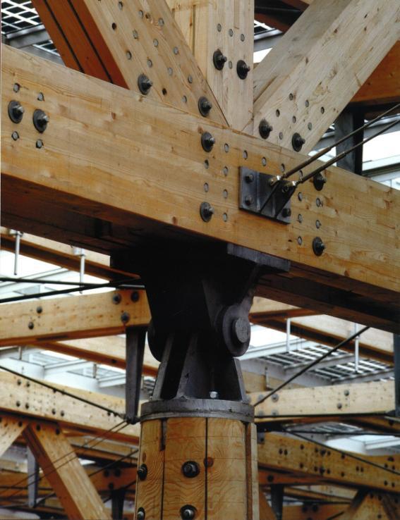 The timber structure of the greenhouse is made of both solid and glued-laminated timber.
