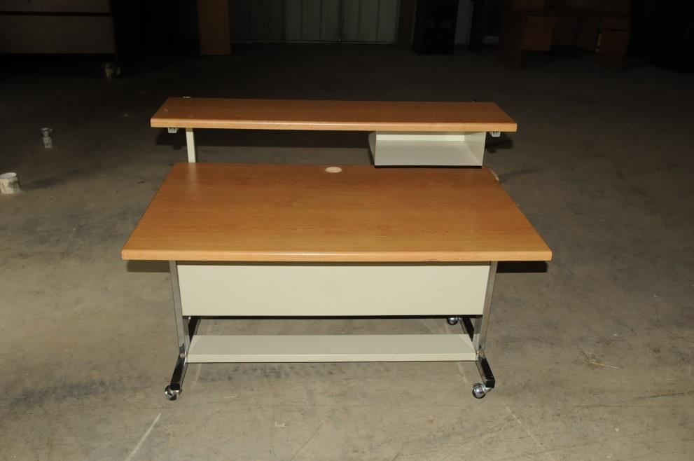 Item Description: Wooden and Metal Desk