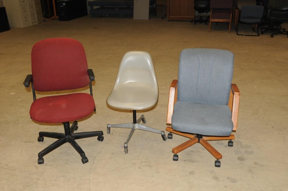 1 Item Description: Assorted Office Chairs C Item