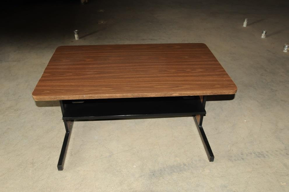 Item Description: Wooden and Metal Desk Item Number: DSC_3529 Quantity: 1