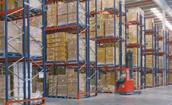 Conventional pallet racking is the best solution for warehouses where it is necessary to store a wide range of articles on pallets.