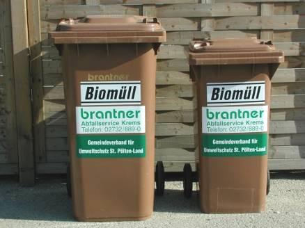 The collection of organic waste close to the domicile You put the filled bags into the 120 l ( 68,