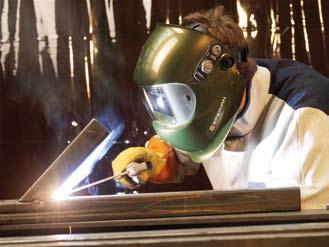 If the welder selects Auto, the helmet automatically adapts the protection level to the current arc intensity.