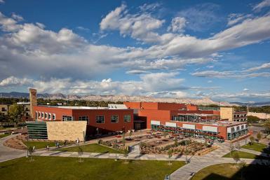 Environmental Advantages Colorado Mesa University Distributed Energy Loop Large Integrated Ground Loop System 450,000 sf, 1,500 tons within 1.2 million sq. ft.