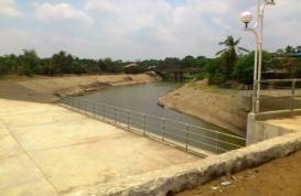 several sections for storing water - Small sluices are built along two sides of the canal 31 32 Intake canal to divert water from dam to Pradik lake/reservoir Dam/sluice to take water from Samdei