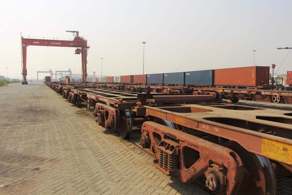 Dry Port Development Incentives The Inter-Ministerial Committee (IMC) for ICDs and CFSs assesses and approves applications for the development of ICDs No direct incentives are provided in India for