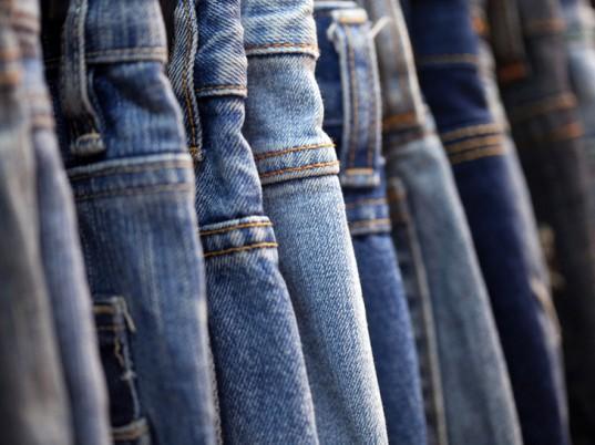 RAPID DIFFUSION OF CLOTHING STYLES JEANS SYMBOL OF WESTERN CULTURE US