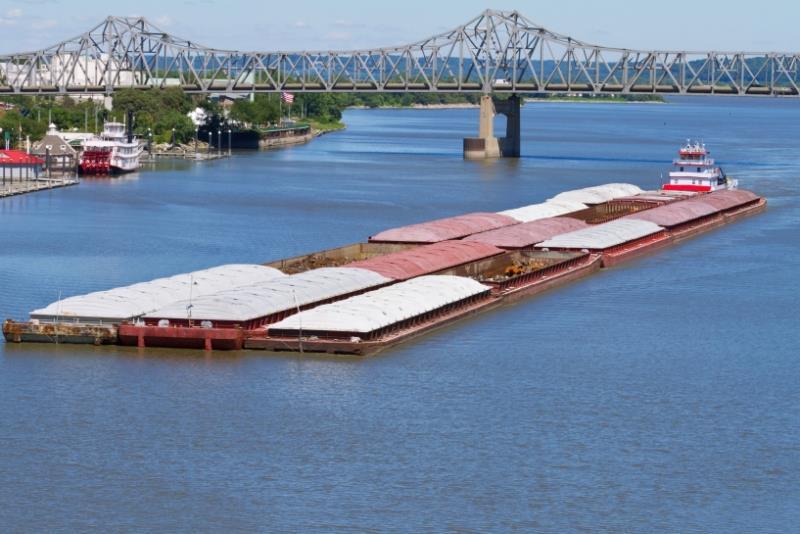 Ohio Working Paper 1 Ohio s Maritime Transportation System A river tow is comprised of barges arranged in longitudinal rows called strings and positioned directly ahead of the towboat.
