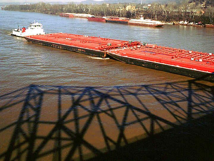 Ohio Working Paper 1 Ohio s Maritime Transportation System Some liquid cargoes move in four barge unit tows.