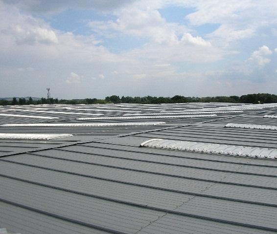 Applications The KS1000 CR is a secret-fix shallow profiled insulated roof panel with raised side joints. This panel is ideal for all curved roof applications with a minimum radius of 150 metres.