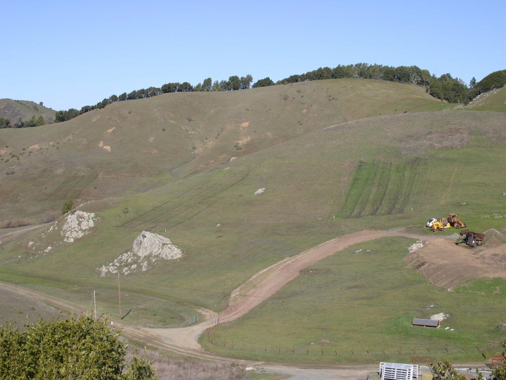 Organic ma[er amendments (compost) to grazed rangelands (Nicasio and Browns