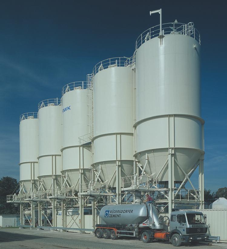 Information RWK Kalk AG terminal in Dresden, Germany RWK Kalk AG The turnkey silo terminal, which was installed in Albertshafen, Dresden, Germany, is used for storing lime products in five steel
