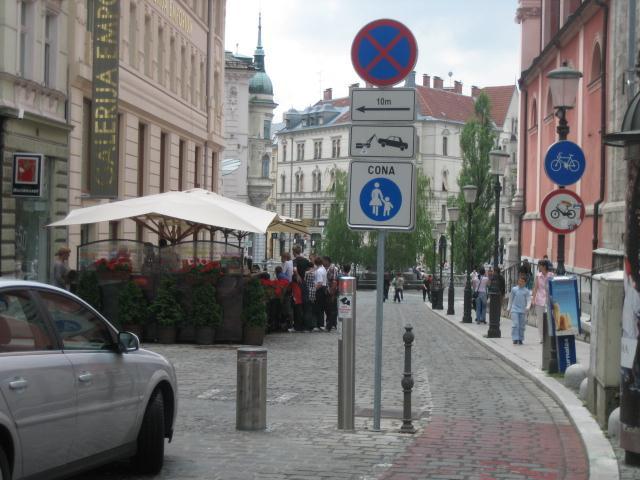 DG MOVE European Commission - Study on Urban Freight Transport Page 54 CASE STUDY 1 Ljubljana a focus on regulation Introduction Ljubljana is the capital of Slovenia, with a population of around
