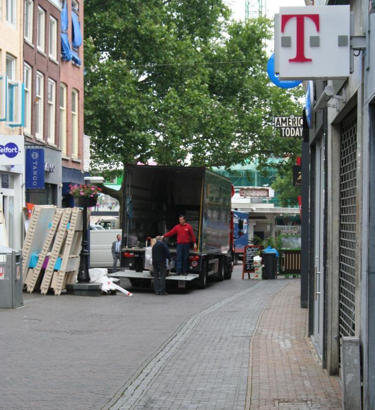 DG MOVE European Commission - Study on Urban Freight Transport Page 88 On-going issues Despite these measures there remain significant issues related to UFT in the centre of Utrecht.