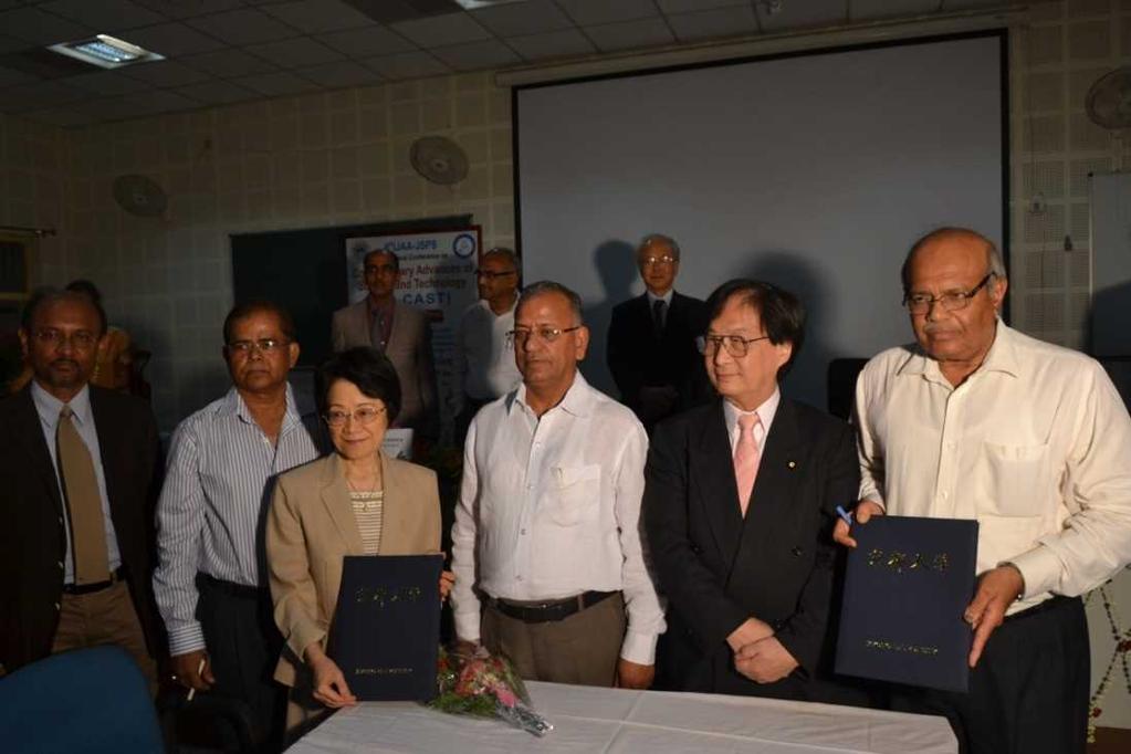 University Researchers fieldwork in India, etc., is going on. (Photo: Embassy of Japan) BHU inaugurated a Japanese Language Degree course in July 2016.