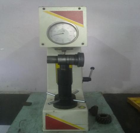 2.4 HARDNESS OF INTERNAL CLUTCH 2.4.1 HARDNESS TESTING: The heat treated specimens hardness was measured by means of Rockwell hardness tester. The procedure adopted can be listed as follows: 1.
