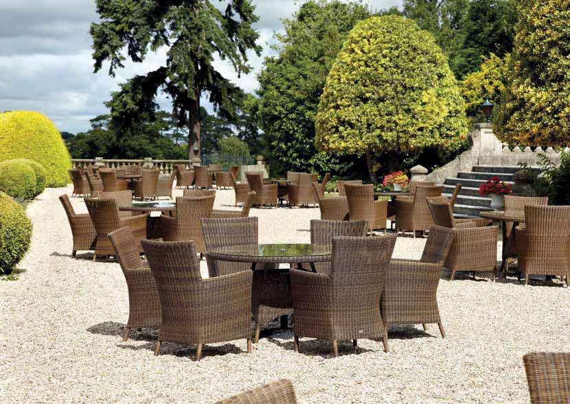 SAN MARINO The San Marino collection is made from a high quality two-tone brown basket weave of 3 mm round fibre, with the material covered by a