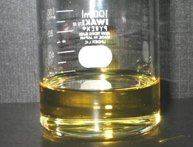 experiments. Photographs of RBD palm olein in liquid at 30ºC and solid state at 15ºC are depicted in Figure 3. Table 2: Specification of testing lubricating oil.