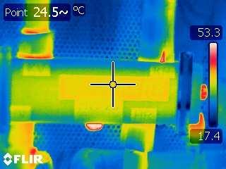 5: Thermal images of the store and the piping of the solar combisystem during operation For the global approach the annual results are extrapolated from the 12 days