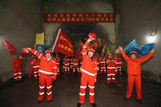 BeijingGuangzhou express railway and South North Water Transfer line: The most important and difficult project