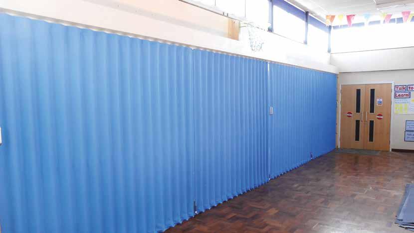 CONCERTINA VINYL-TIMBER MG300-S A quick, practical and flexible room divider.