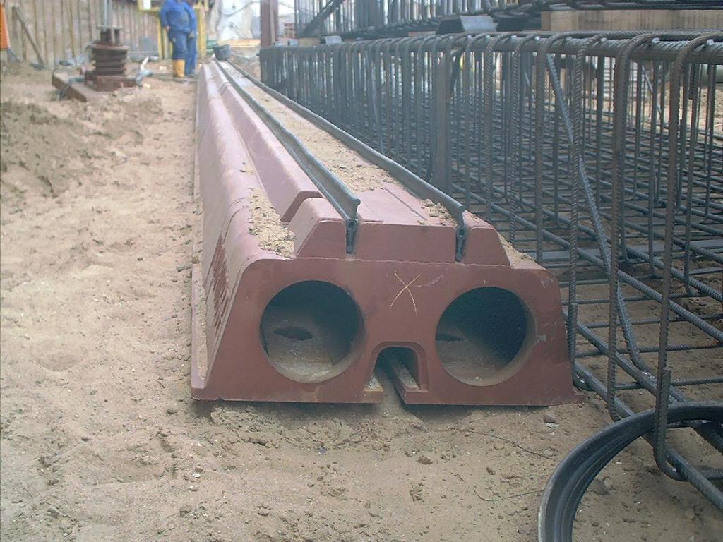 Since the slurry is replaced by concrete, this method is called Double-Phase Method. Removal of Stop -End Pipes after concrete setting using hydraulic pipe extractors.