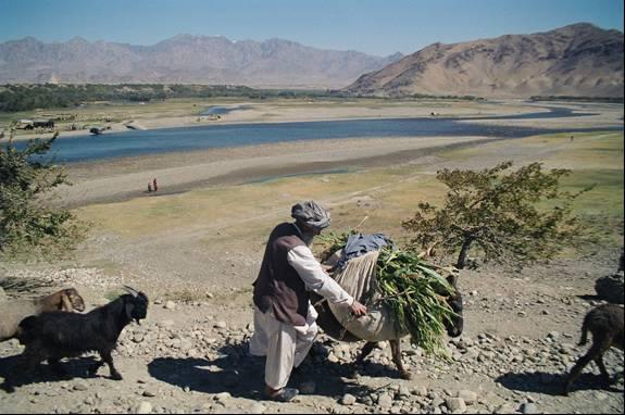Afghanistan Major need for water infrastructure development Multi-sectoral investments in Kabul River Basin addressing emergency needs for water supply, hydropower, irrigation S9 Salang R.