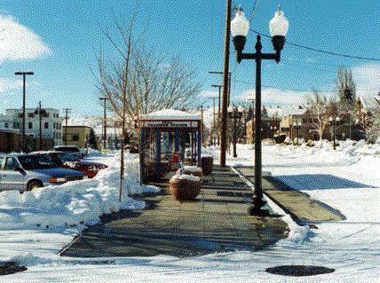 Energy, Ch. 25, extension 3 Geothermal energy 3 Klamath Falls uses the heated water from the geothermal system to keep bus stops clear of ice. Fig. E25.3.2 The Klamath Falls geothermal district heating system keeps the sidewalks clear and dry at the Basin Transit station after a snowfall.