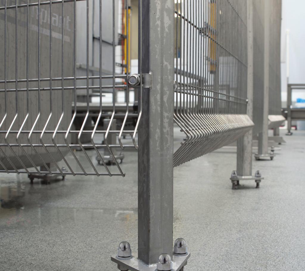 Comp-Line stainless steel modular guarding HYGIENIC AREA GUARDING Comp-Line is a series of modular machine guarding for the food industry that satisfies the requirements for hygiene, ease of cleaning