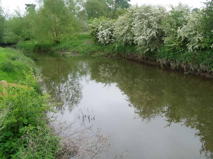 Oxon Ray Catchment Summary of significant issues affecting the water environment Introduction This information pack has been produced to support the Challenges and Choices consultation document for