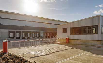 MILES FROM 0 (JCT 0) 25 CENTRAL LONDON A HIGH QUALITY LOGISTICS WAREHOUSE 25 MILES FROM CENTRAL LONDON THE PERFECT LOCATION DP World London Gateway combines one of Europe s largest logistics parks