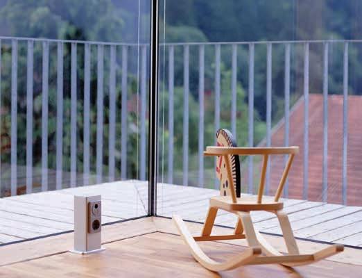 4 Bonded window systems Direct glazing, the bonding of the insulating glass unit in a window sash made of wood, PVC or aluminium has become the state of the art.