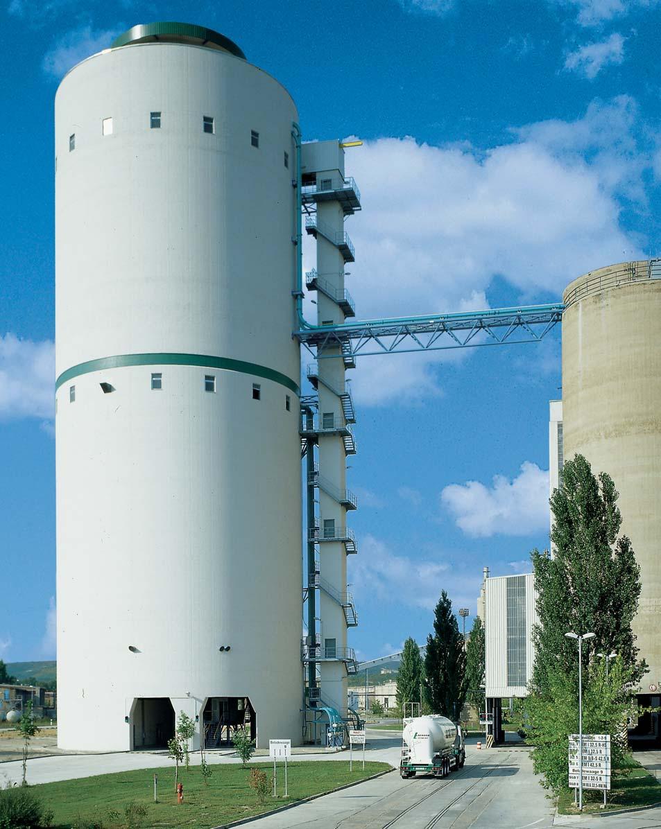 The IBAU HAMBURG Central Cone THE ORIGINAL Advanced mixing plants for special cement: Biggest multicompartment silo with 22 chambers, a total height of 71 m and 26 m in