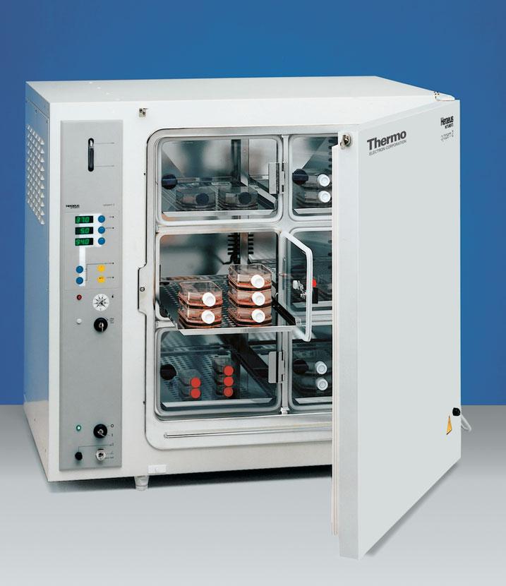 CYTOPERM 2 GASSED INCUBATOR CELL CULTIVATION FOR THE 21ST CENTURY The Heraeus gassed incubator cytoperm 2 offers simple handling, high protection against contamination and safe operation.