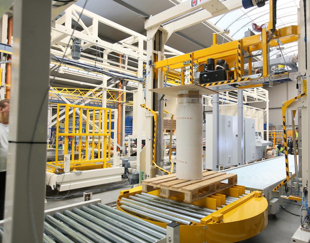 AUTOMATION OF THE PALLETISING PROCESS IN THE PACKAGING INDUSTRY The latest technology for transporting pallets with heavy loads used by the American leader in the packaging industry.