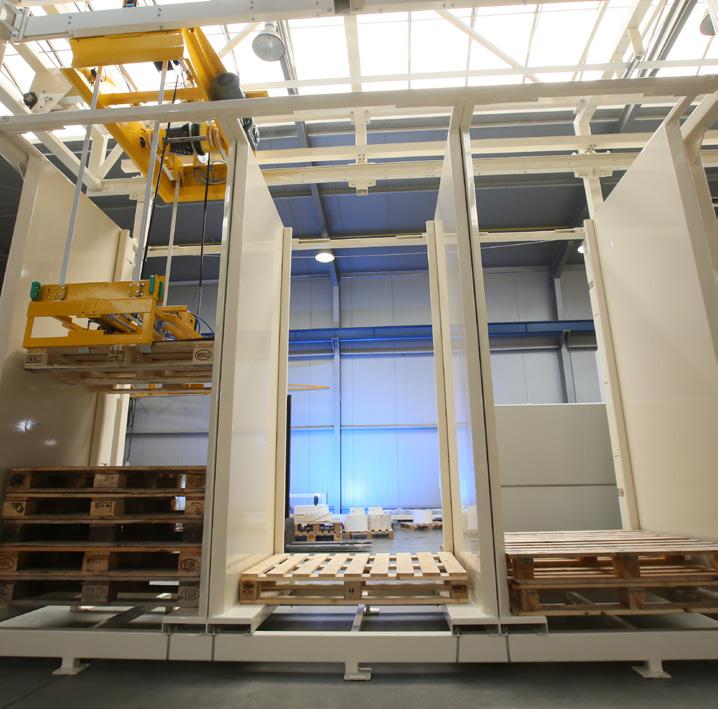 STORAGE AND RELEASE AUTOMATIC DEVICES FOR STORING AND RELEASING EMPTY PALLETS, WOODEN TOPS, CARDBOARD