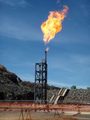 Challenges (1) flare tower replacement Replacement of main flare tower required during commissioning period (design issue) Risk of delays to hydrocarbon introduction and overall startup