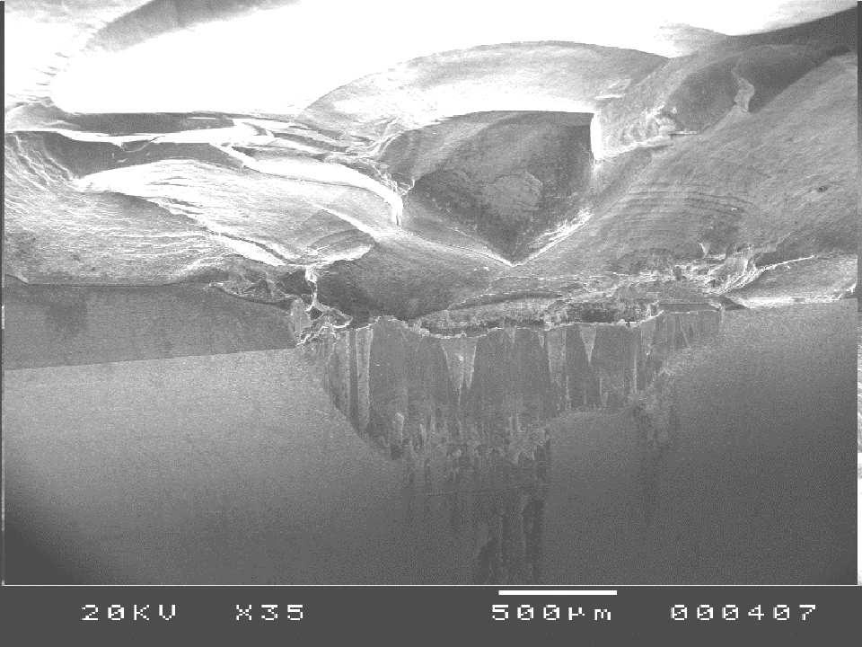 SEM view of CBN (BN300) tool edge after 496 min