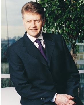 2 EMEA Work Programme 2003 EMEA Introduction in the by European the Executive systemdirector Thomas Lönngren A period of preparation for change and enlargement The work programme for 2003 covers a