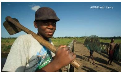 Case example 1: The PPCR is helping to reduce climate change vulnerability in Mozambique s local communities Project: Mozambique sustainable land and water resources management. Financing: PPCR $15.