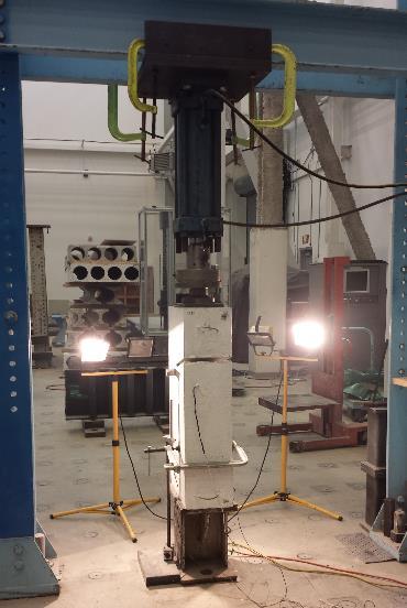 3 Test Setup and Instrumentations After the desired strength of 50 MPa was attained, each specimen was centered in its vertical position under the hydraulic jack of the testing machine as shown in
