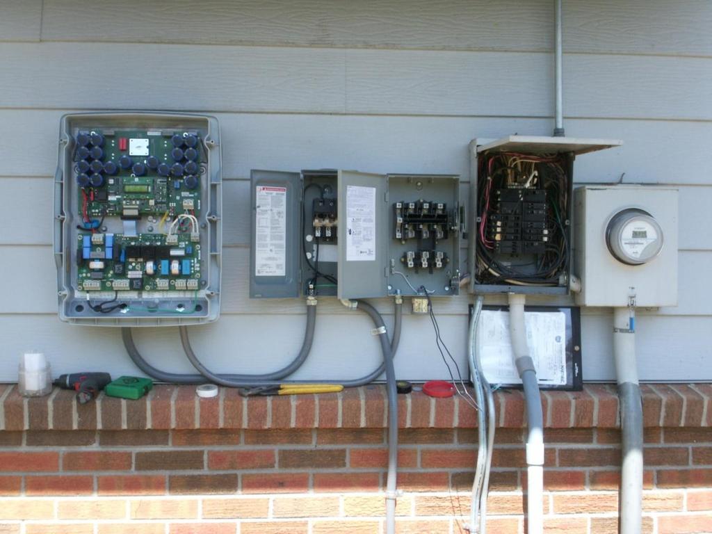 Installation inverter disconnect switches: DC AC fuse