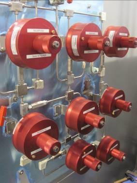 2) Bank control valves High pressure buffer storage Outlet line Gas conditioning unit Dispenser line Dispenser