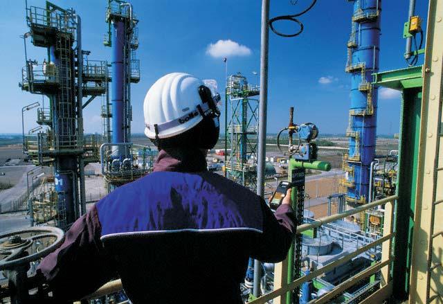 Petroleum Sector - specific REFINERY Refinery Core Course Refinery Process Yield Optimization and Energy Conversation Management FCC & Catalytic Reforming Technology including Operations & Trouble