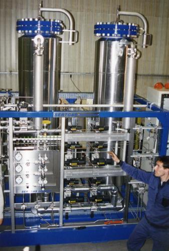 Purifying capacity is from some Nl/h to several thousand Nm 3 /h for flow rate, at working pressure up to 350 barg (other on demand).
