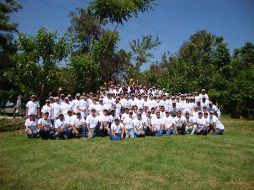 On a global scale, in 2010 and 2011, Gildan planted more than 7,900 trees, along with 17,300 plants and shrubs through reforestation activities led by our employees.